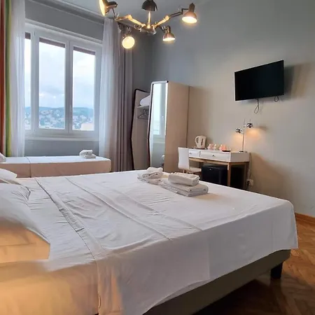 Al Volo Tor Bandena Penzion Terst